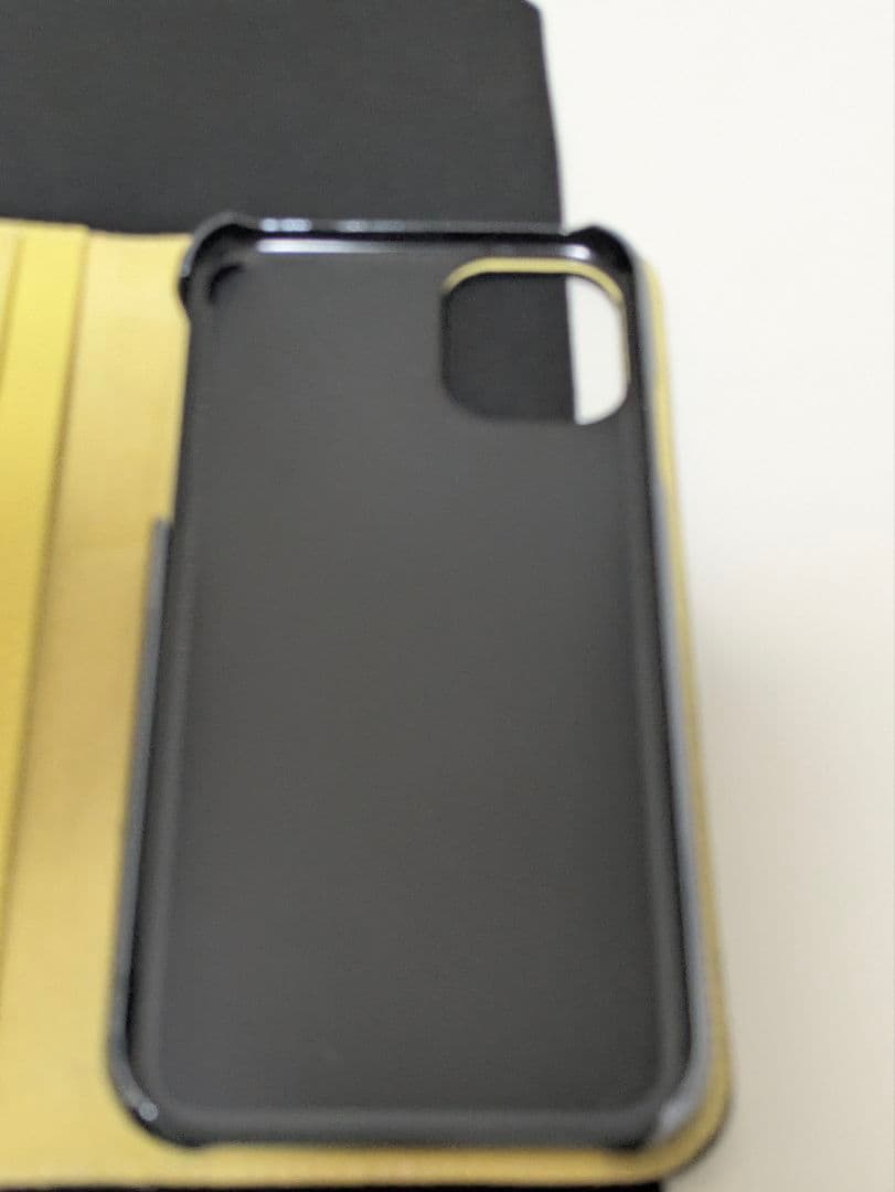 【美品】bonaventura iPhone11 ダイアリーケース 手帳型