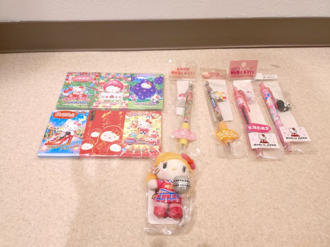 公*o様 ハローキティ　ご当地ストラップ他　ゴリエキティマスコット　60点