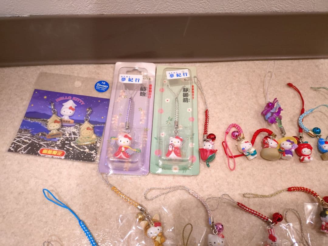 公*o様 ハローキティ　ご当地ストラップ他　ゴリエキティマスコット　60点