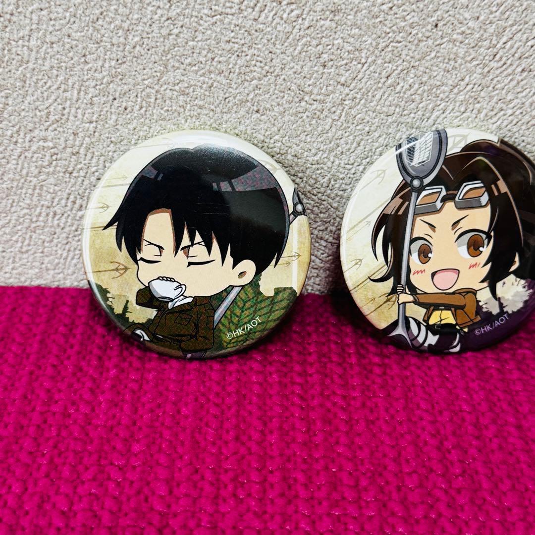進撃の巨人 エレン リヴァイ ハンジ 缶バッジ セット ！