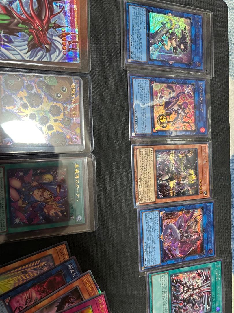 遊戯王　F・HEROフレイム・ウィングマン　増殖するクリボー　黒魔導のカーテン