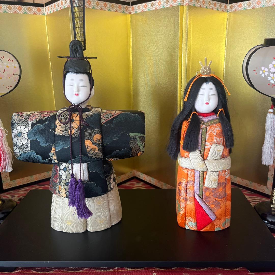 木目込人形 伝統的な衣装　ぼんぼり金屏風付き