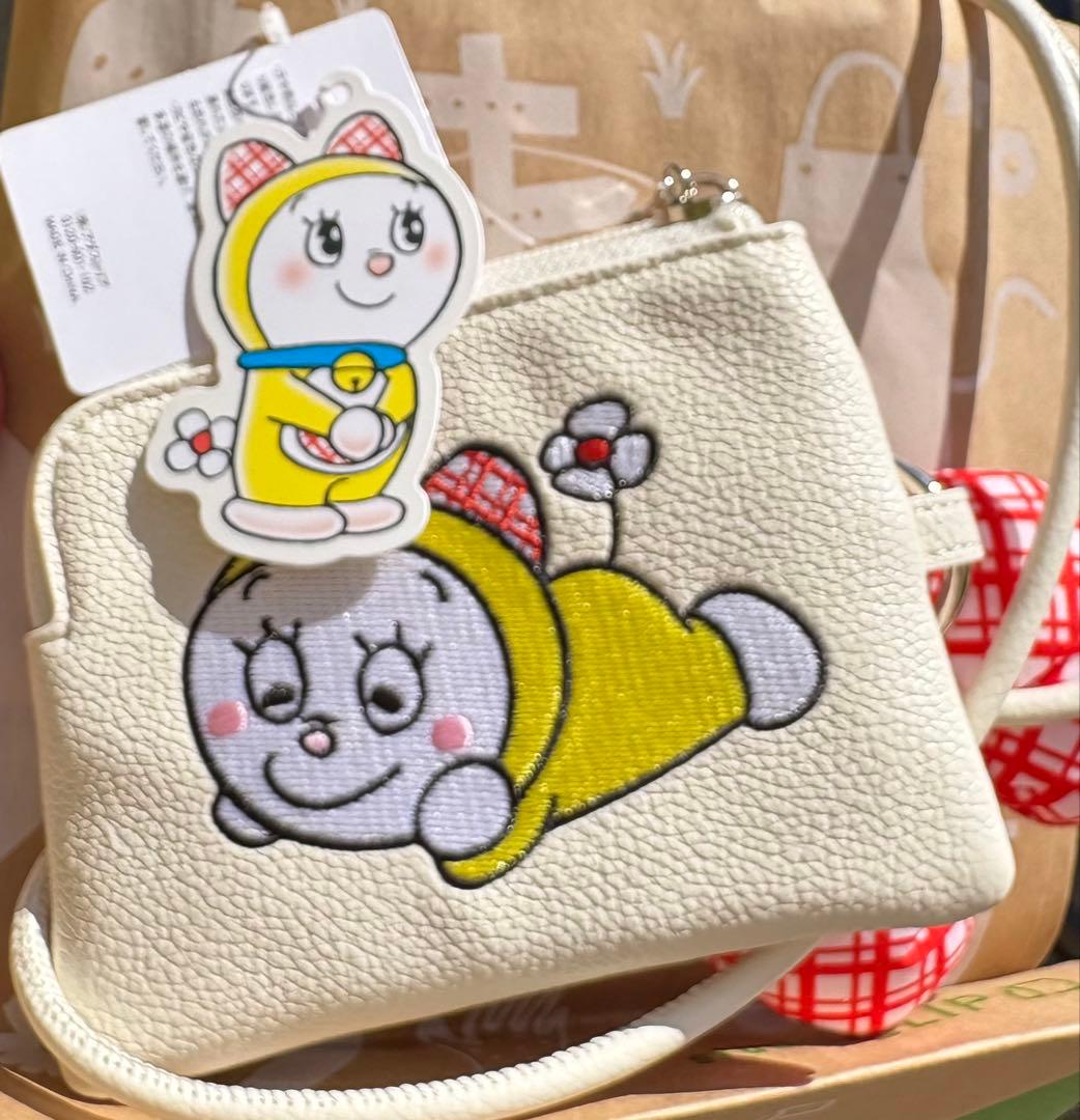 スタジオクリップ　ドラミちゃん　リボン付きお財布ショルダー