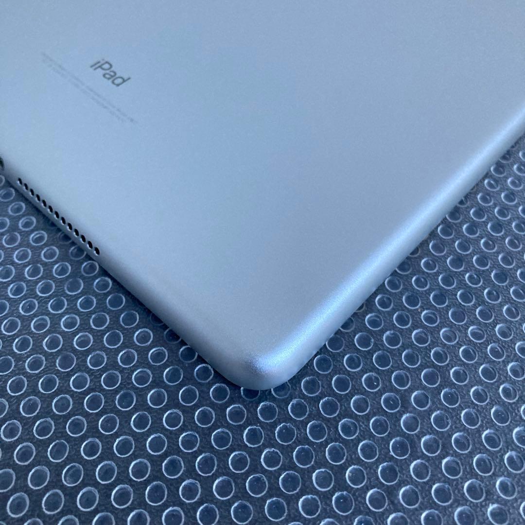 4001 極美品新品級☆iPad5 第5世代 32GB WIFIモデル☆