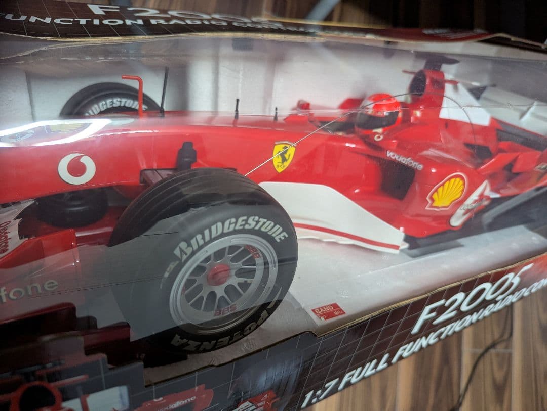 週末Sale シュー◯ッ◯ フェラーリF2005 １/７ 新品未開封動作未確認