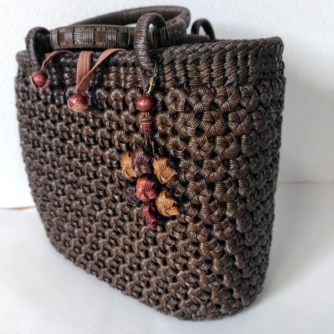 クラフトで作った山葡萄風柿渋染めアンティーク調花結び編みかごバッグ（巾着タイプ）