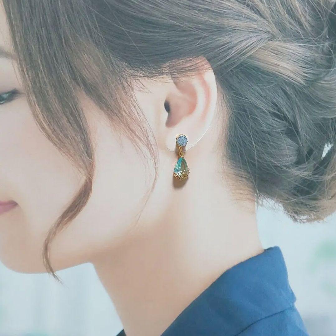 【702】クリスタルチャームのピアス