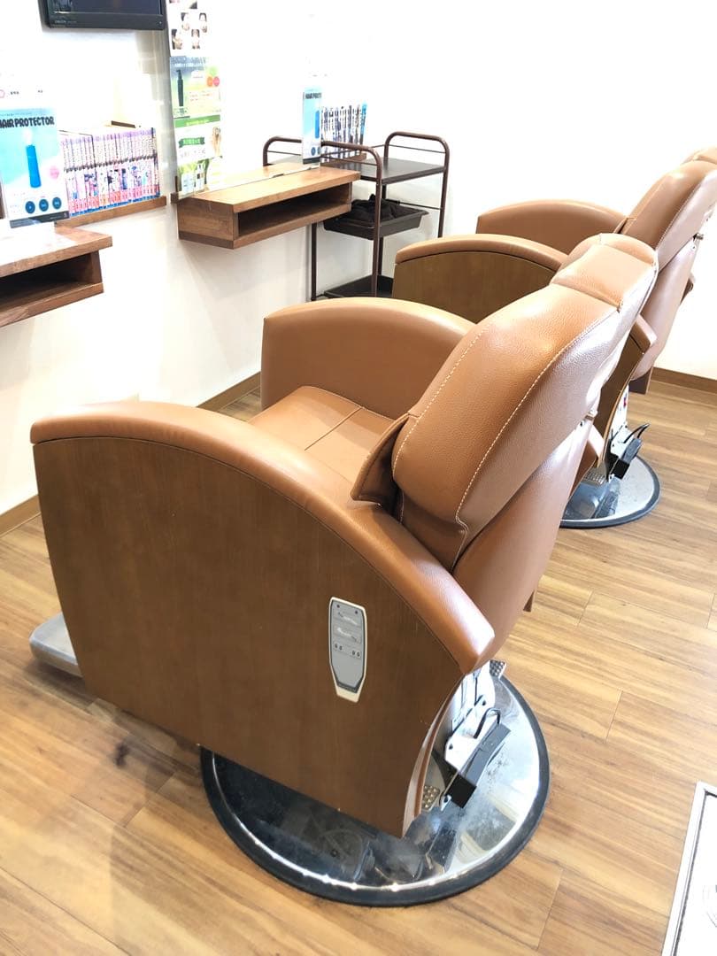 送料無料 本革 理容椅子 LEON 2台セット 現物確認OK 奈良県 状態良好