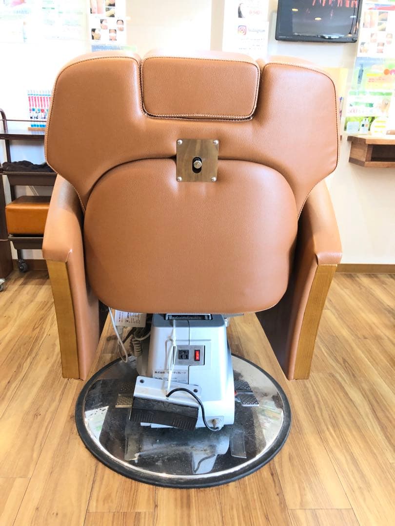 送料無料 本革 理容椅子 LEON 2台セット 現物確認OK 奈良県 状態良好