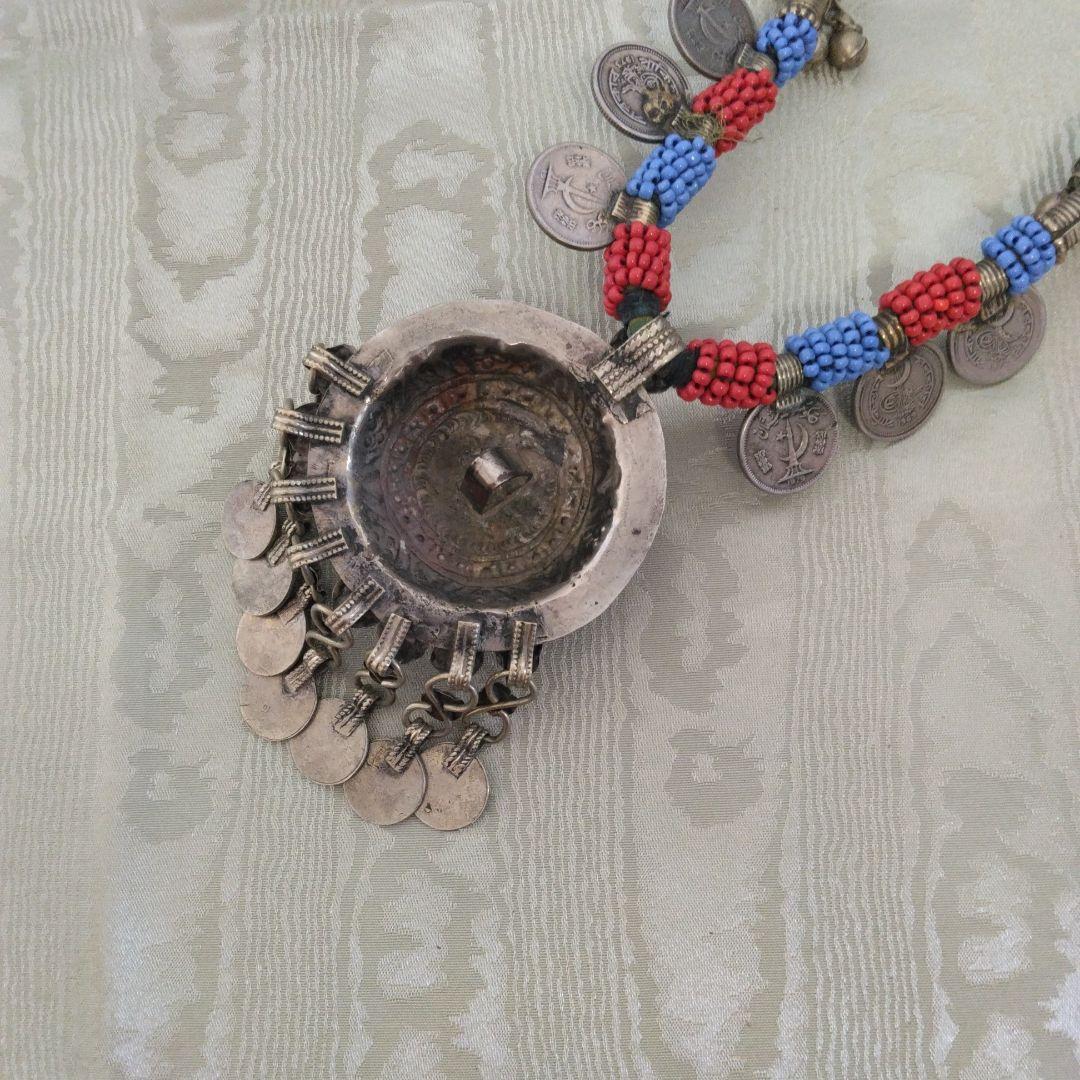 AC-109　ウズベク　古物骨董　ネックレス　赤＆水色ビーズ