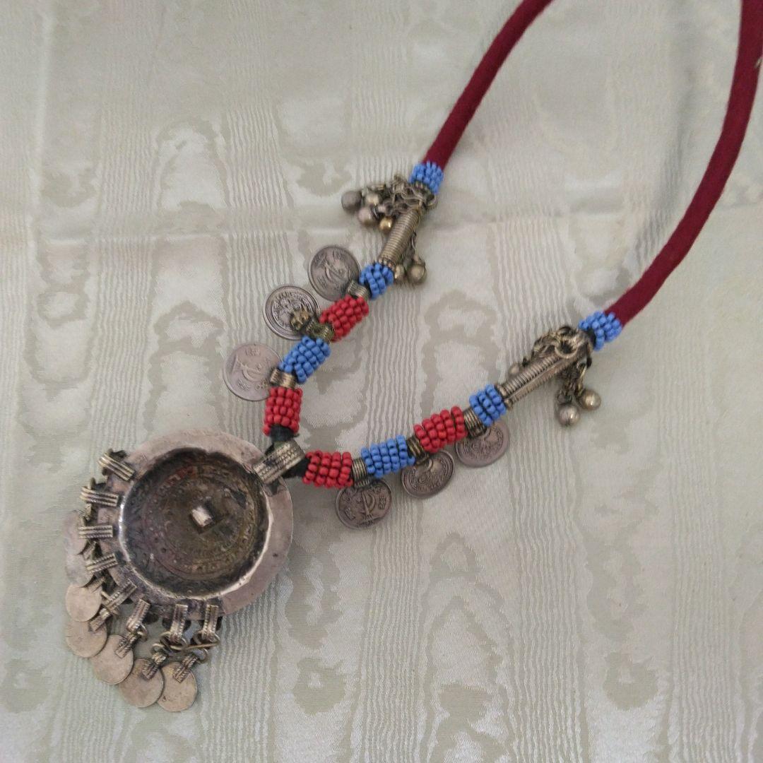 AC-109　ウズベク　古物骨董　ネックレス　赤＆水色ビーズ