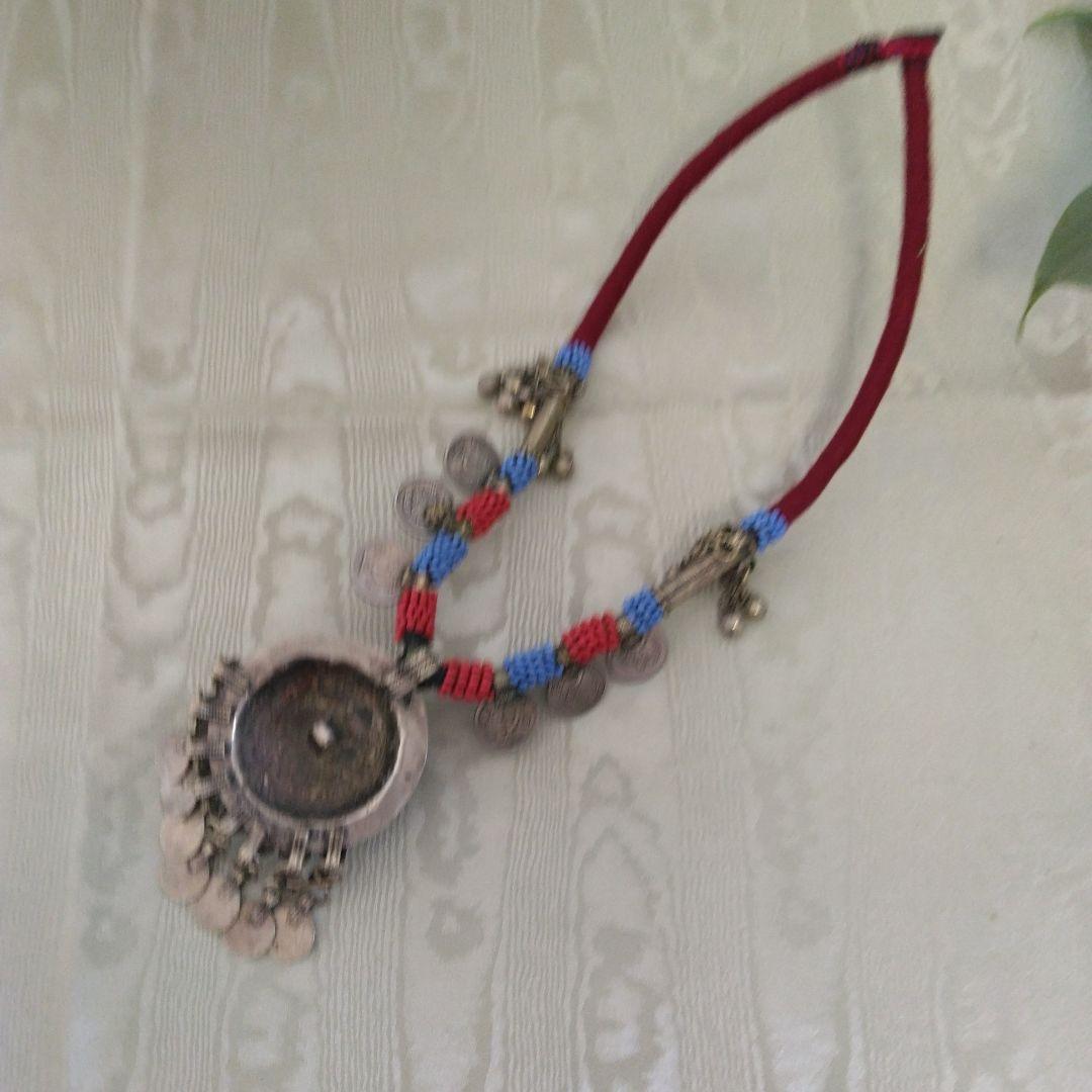 AC-109　ウズベク　古物骨董　ネックレス　赤＆水色ビーズ