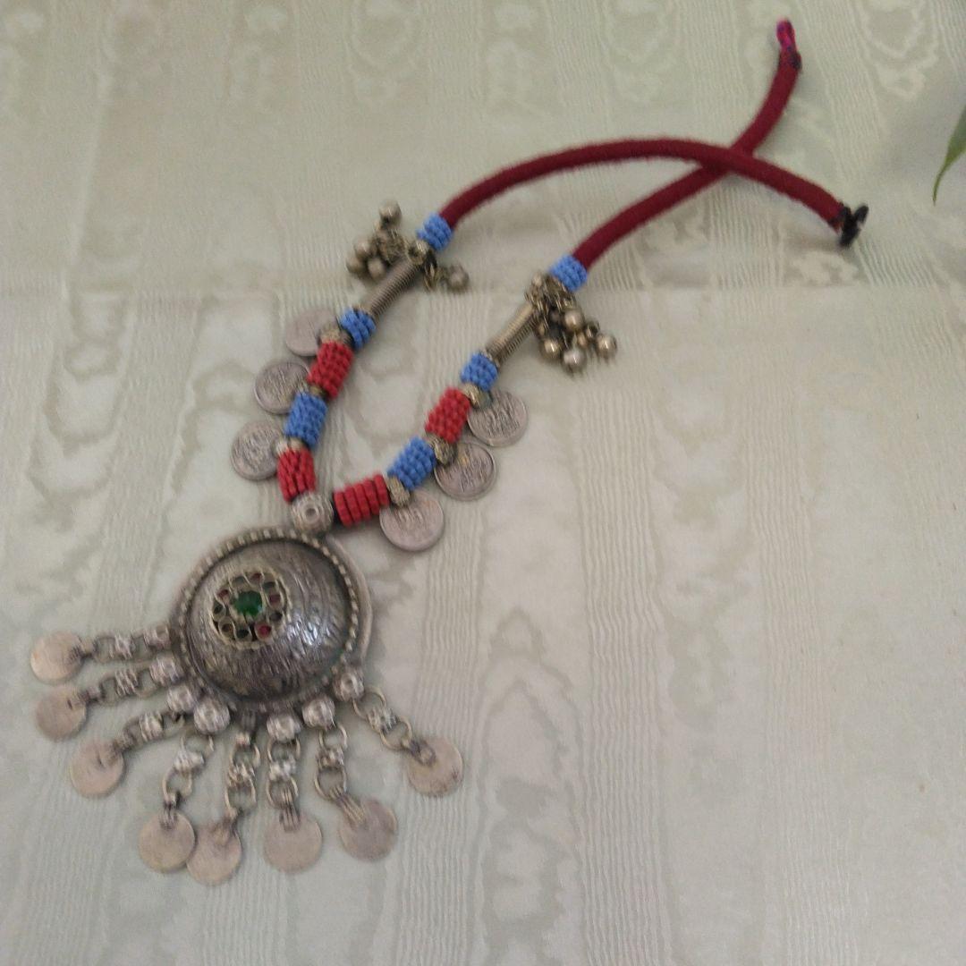 AC-109　ウズベク　古物骨董　ネックレス　赤＆水色ビーズ