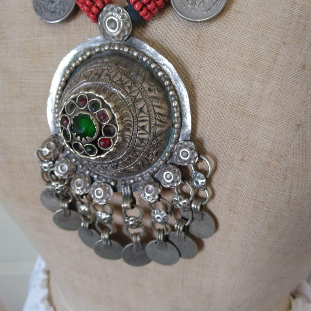 AC-109　ウズベク　古物骨董　ネックレス　赤＆水色ビーズ