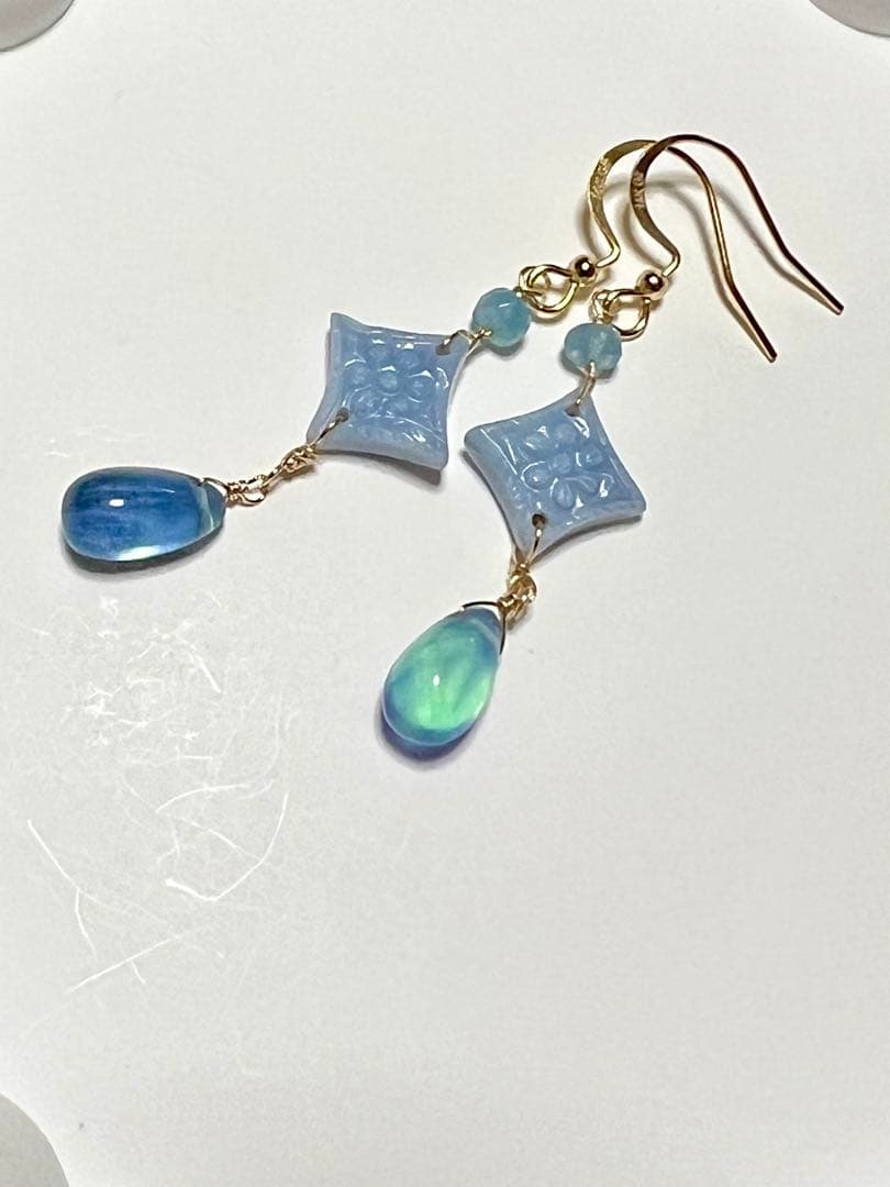 ブルーオパール　フラワー　両面　カービング　アクアマリン　14kgfピアス