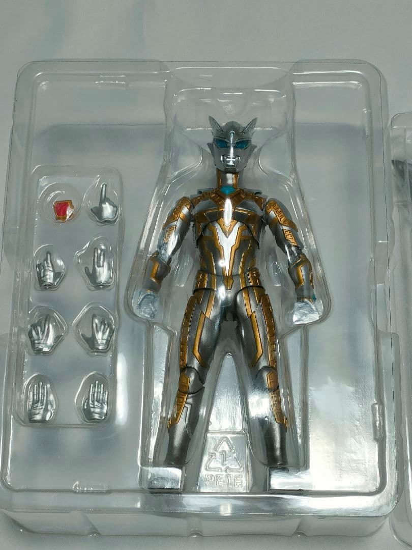 S.H.Figuarts　ウルティメイトシャイニングウルトラマンゼロ