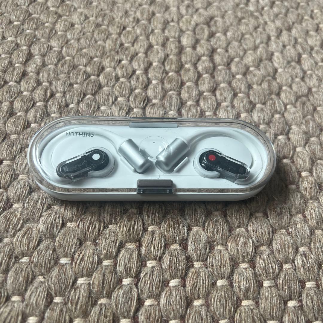 NOTHING ワイヤレスイヤホン シルバー