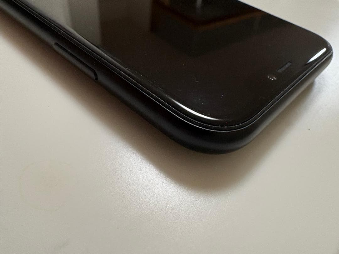 【美品】Apple iPhone XR 64GB 黒 箱付〔バッテリー89％〕