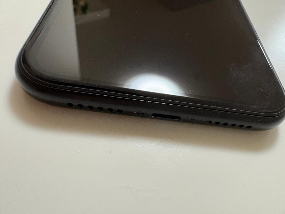 【美品】Apple iPhone XR 64GB 黒 箱付〔バッテリー89％〕