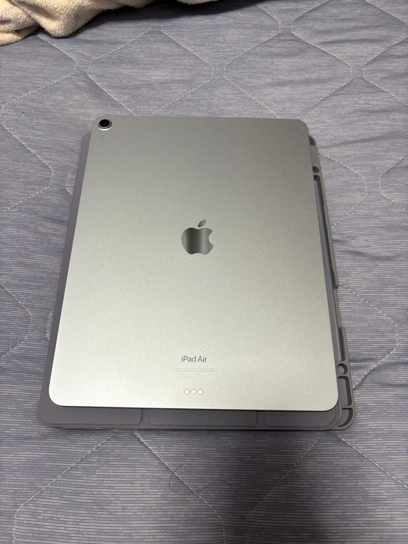 (美品)iPad Air 2024 13インチ128GB ブルー　本体