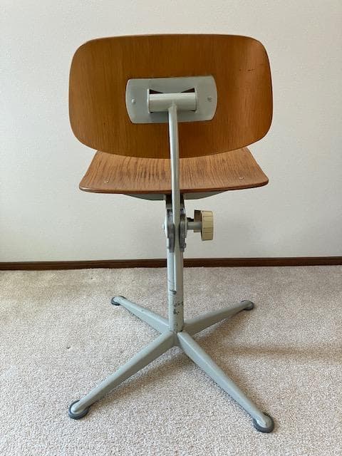 FRISO KRAMER　フリソクラマー　ドラフティングチェア