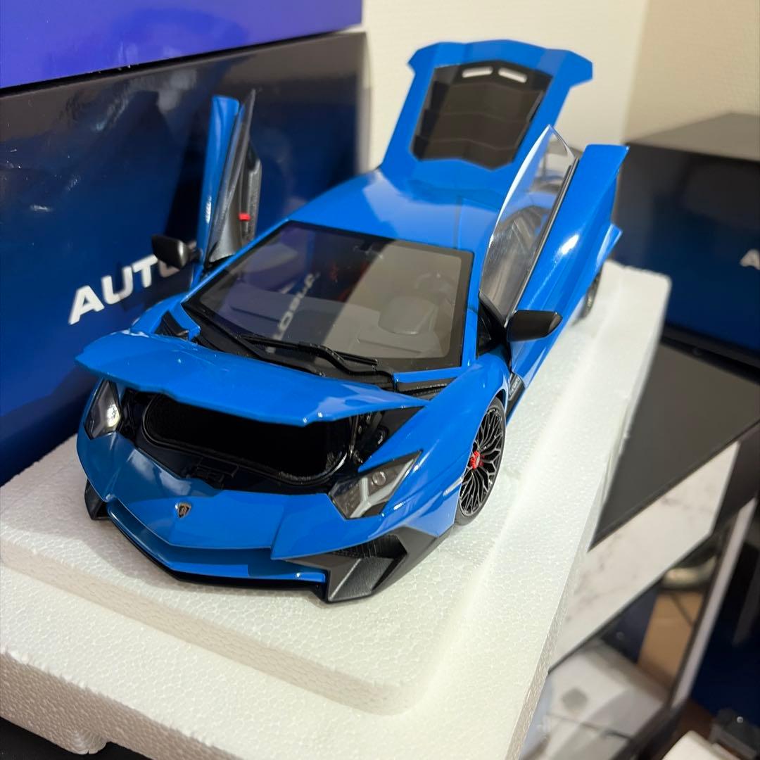 オートアート　アヴェンタドールsv ブルー