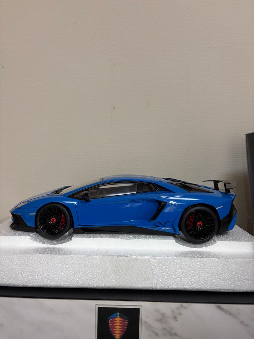 オートアート　アヴェンタドールsv ブルー