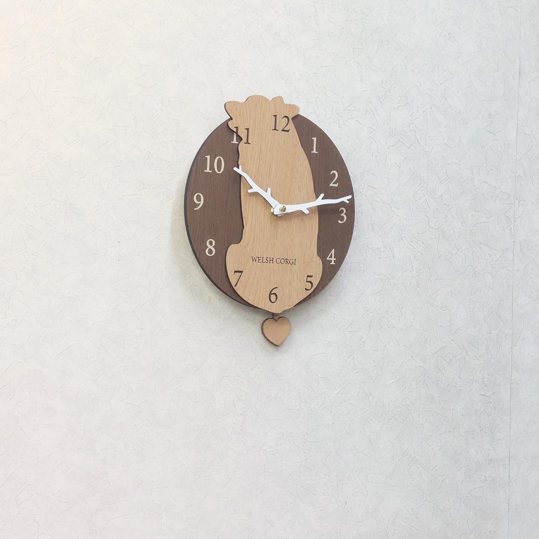 【期間限定値下げ】名入れ　しっぽ 振り子・はみ出し掛時計 コーギー