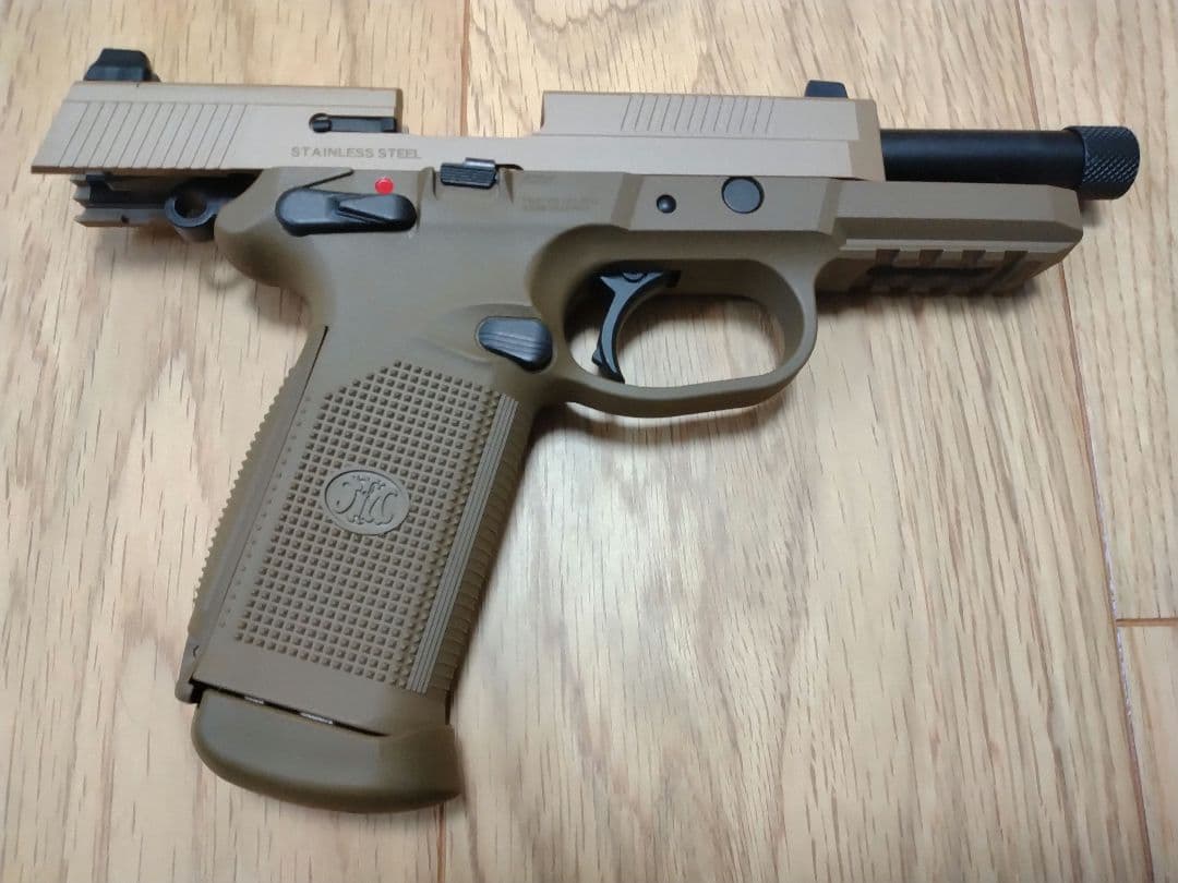 東京マルイ　ガスブローバックガン　FNX-45 TACTICAL(タンカラー)