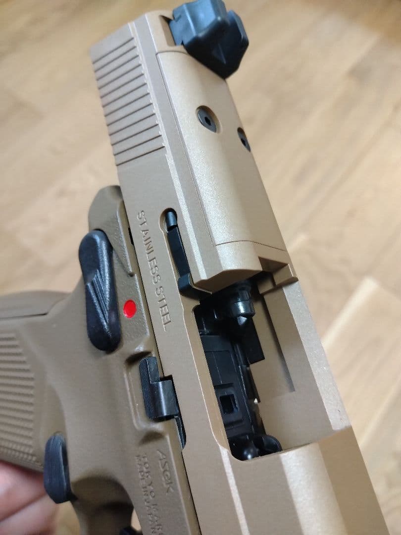 東京マルイ　ガスブローバックガン　FNX-45 TACTICAL(タンカラー)