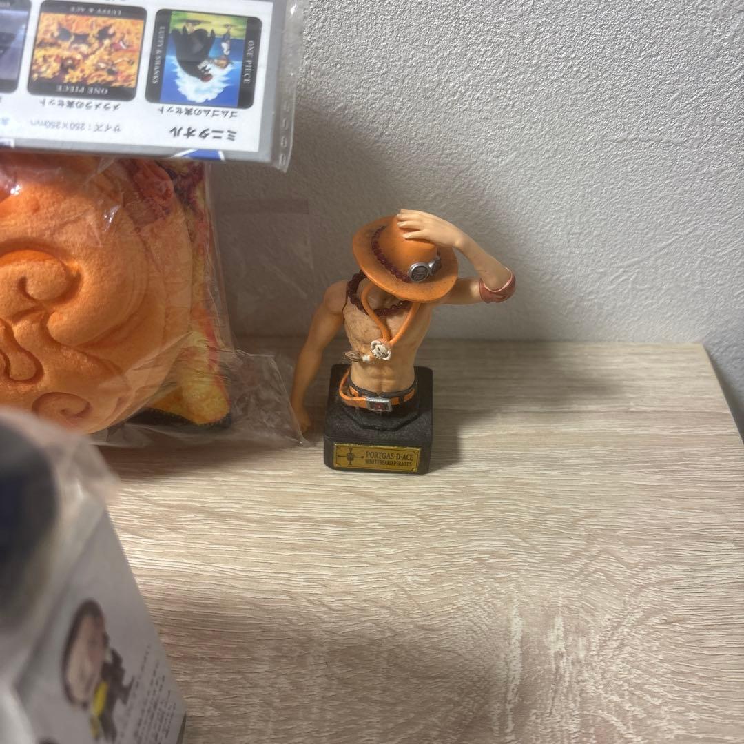 ワンピース　タオル　パスケース　ポーチ　フィギュア　　ストラップ