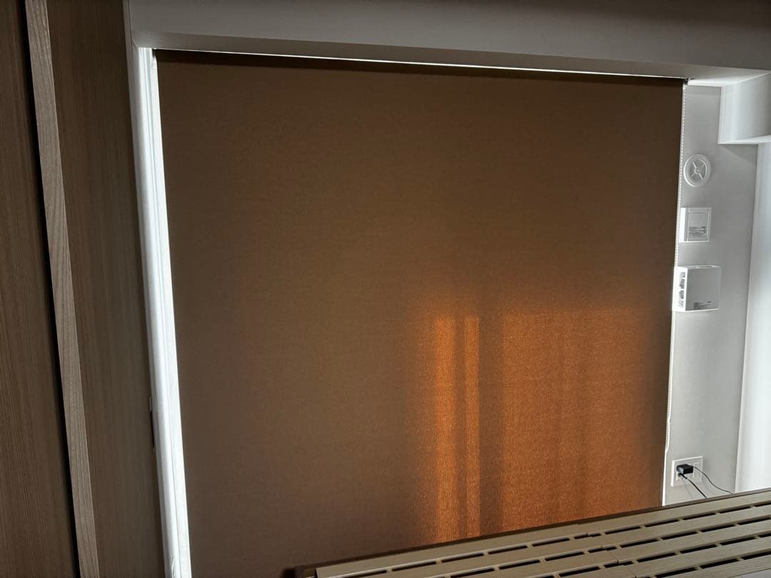 新品ロールスクリーン　カーテンレール取付可能　遮光　ウォッシャブル