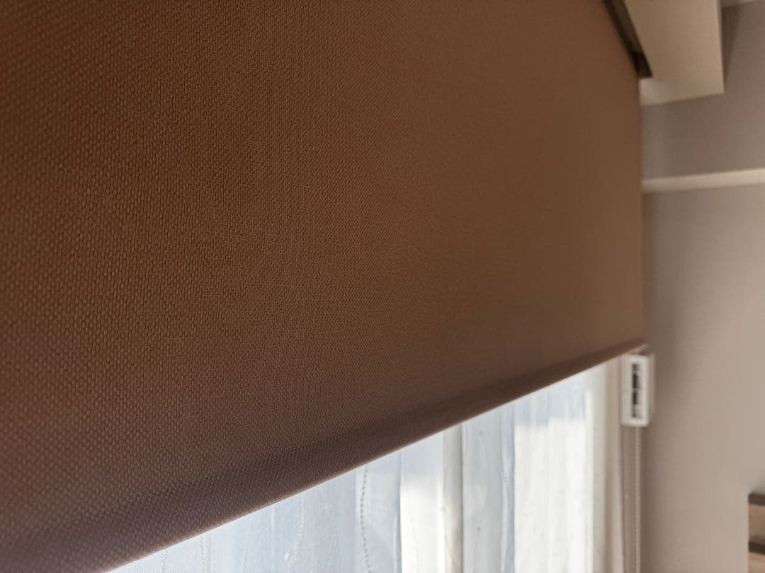 新品ロールスクリーン　カーテンレール取付可能　遮光　ウォッシャブル