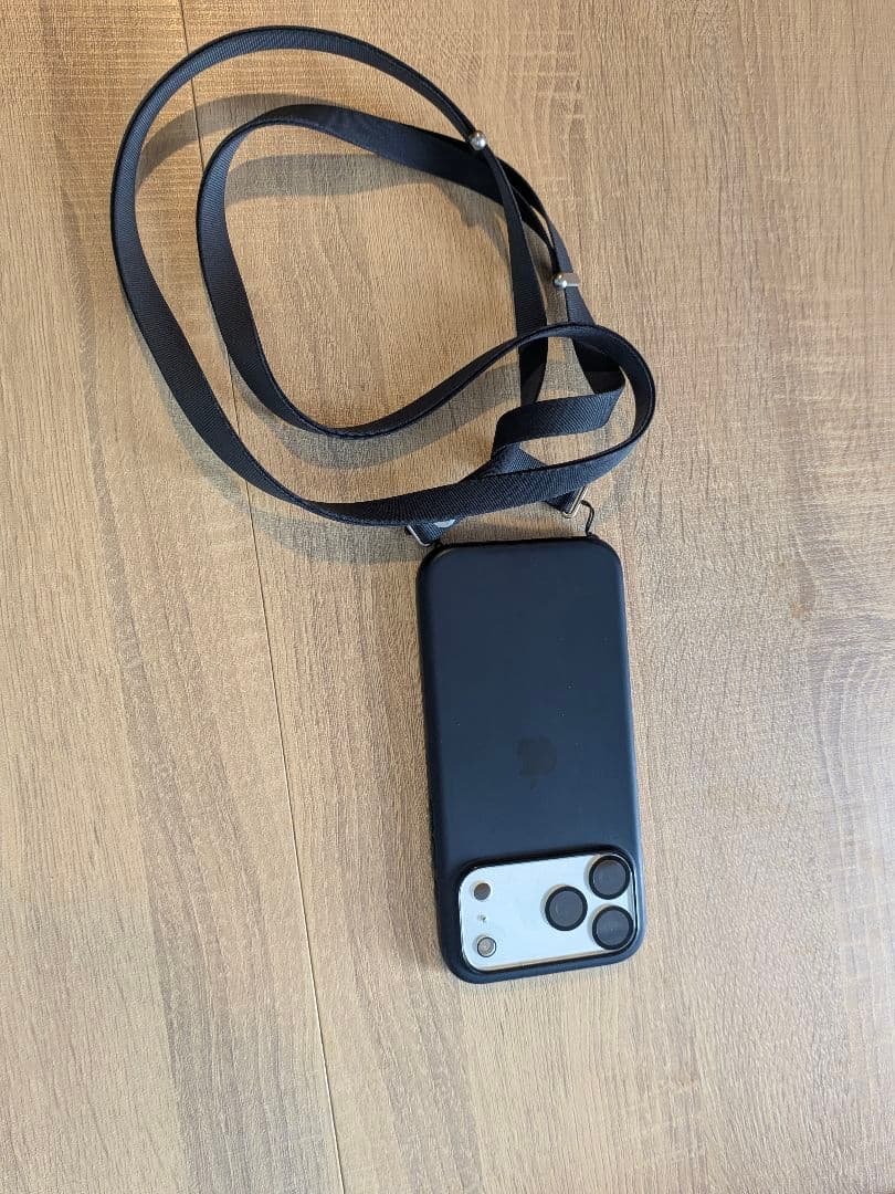 iPhone17proMax 1TBアメリカ版シャッター音無し純正ケースと紐付き