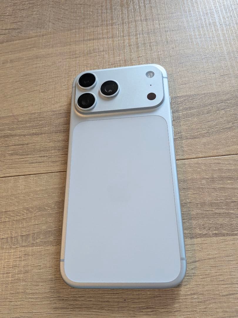 iPhone17proMax 1TBアメリカ版シャッター音無し純正ケースと紐付き