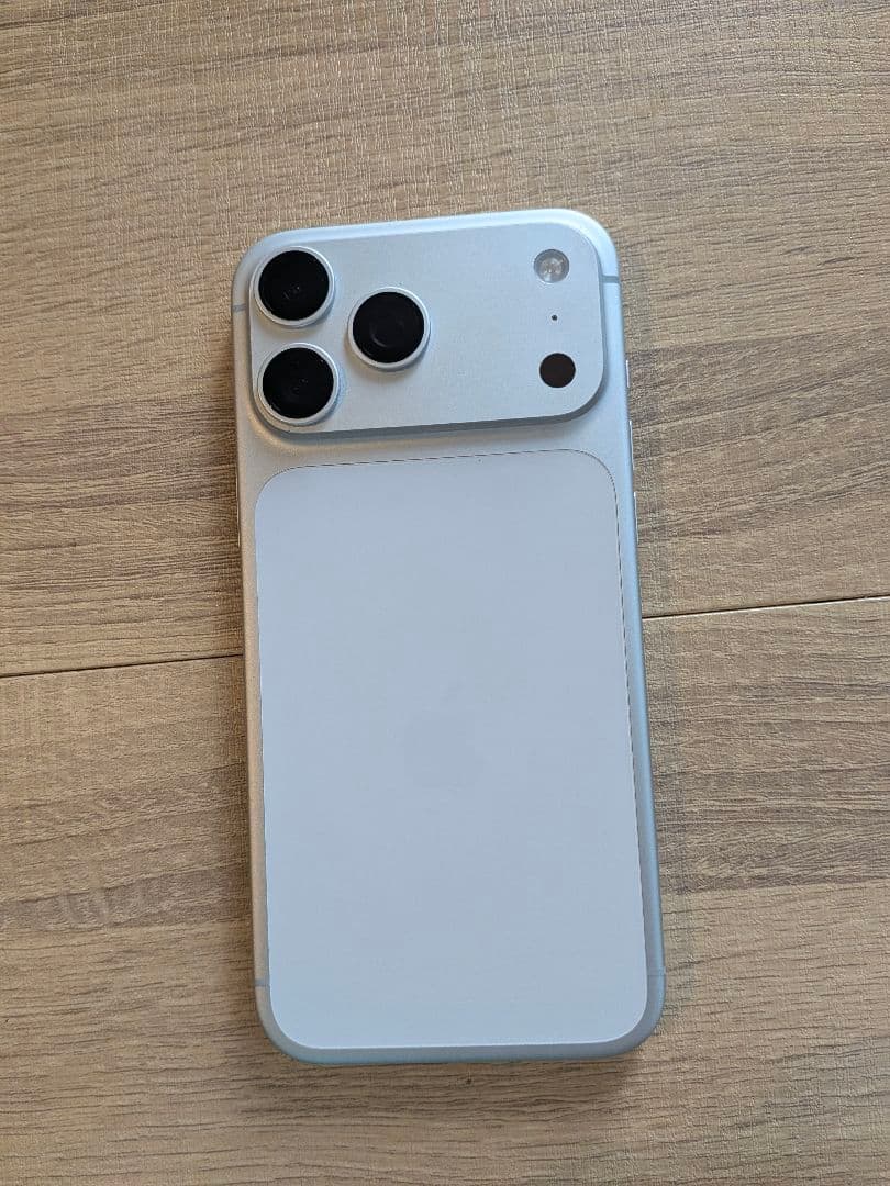 iPhone17proMax 1TBアメリカ版シャッター音無し純正ケースと紐付き