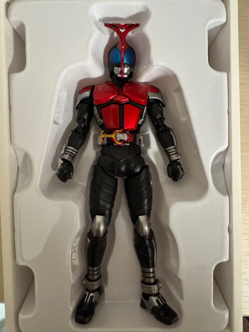 S.H.フィギュアーツ真骨彫　仮面ライダーカブト　ライダーフォーム　　明日発送！