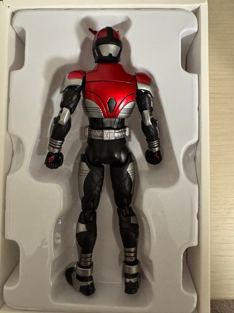 S.H.フィギュアーツ真骨彫　仮面ライダーカブト　ライダーフォーム　　明日発送！