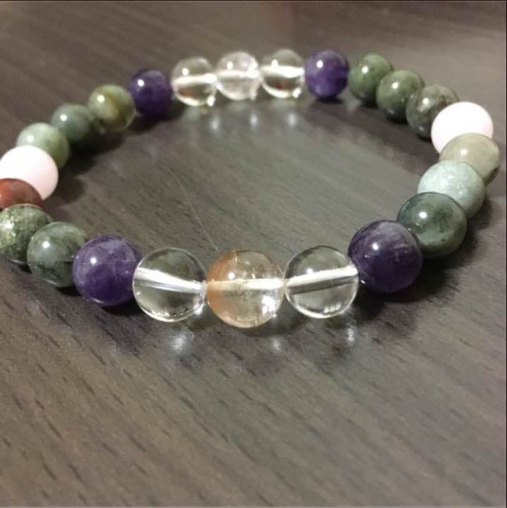 家庭の問題に！ パワーストーンブレス