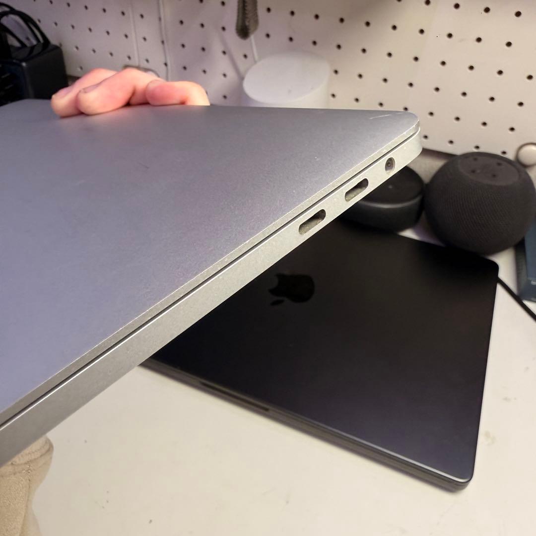 Apple MacBookPro i7搭載16GB/256GB極美品