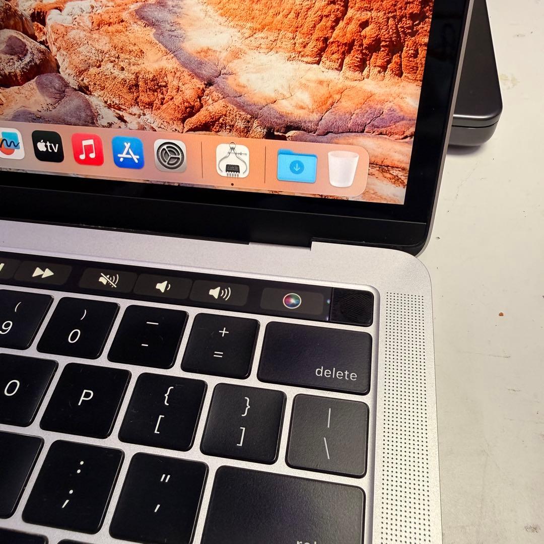 Apple MacBookPro i7搭載16GB/256GB極美品