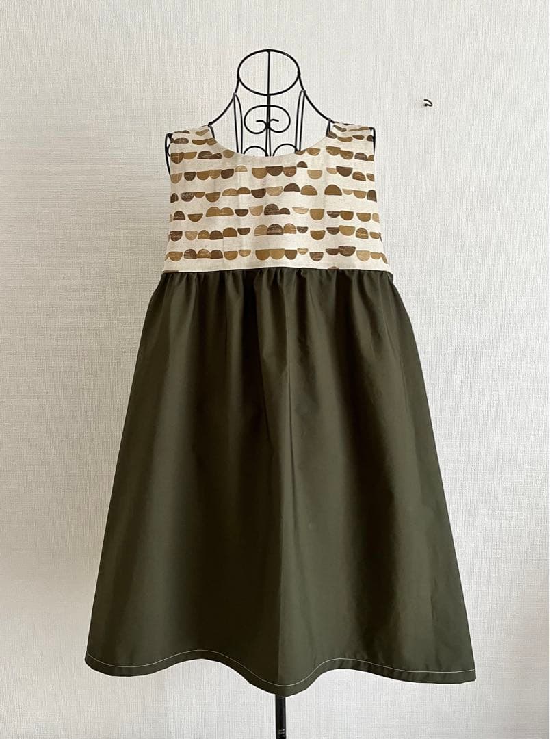 かりん　保育士エプロン