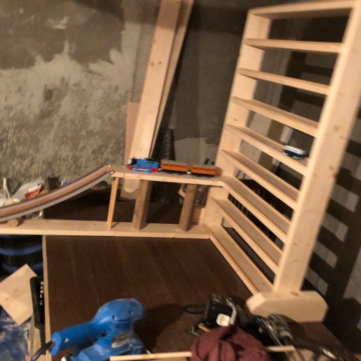 滑り台付きトミカ収納棚