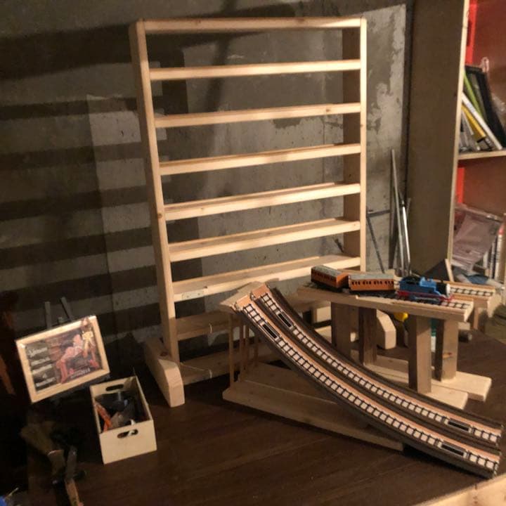 滑り台付きトミカ収納棚