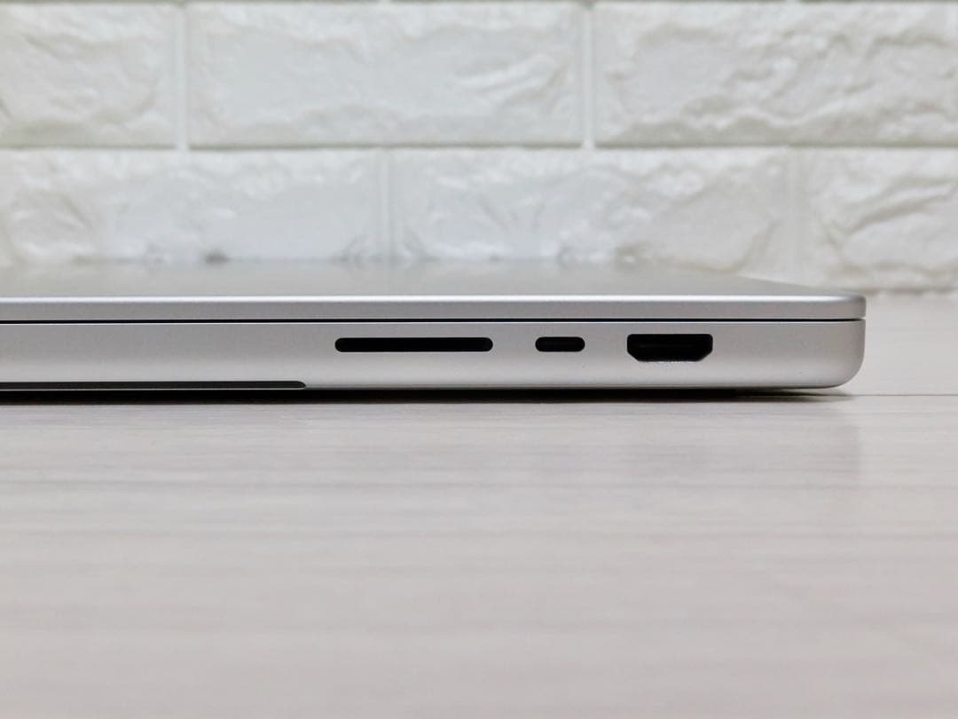 M1Max MacBookPro 16インチ　メモリ32GB SSD1TB