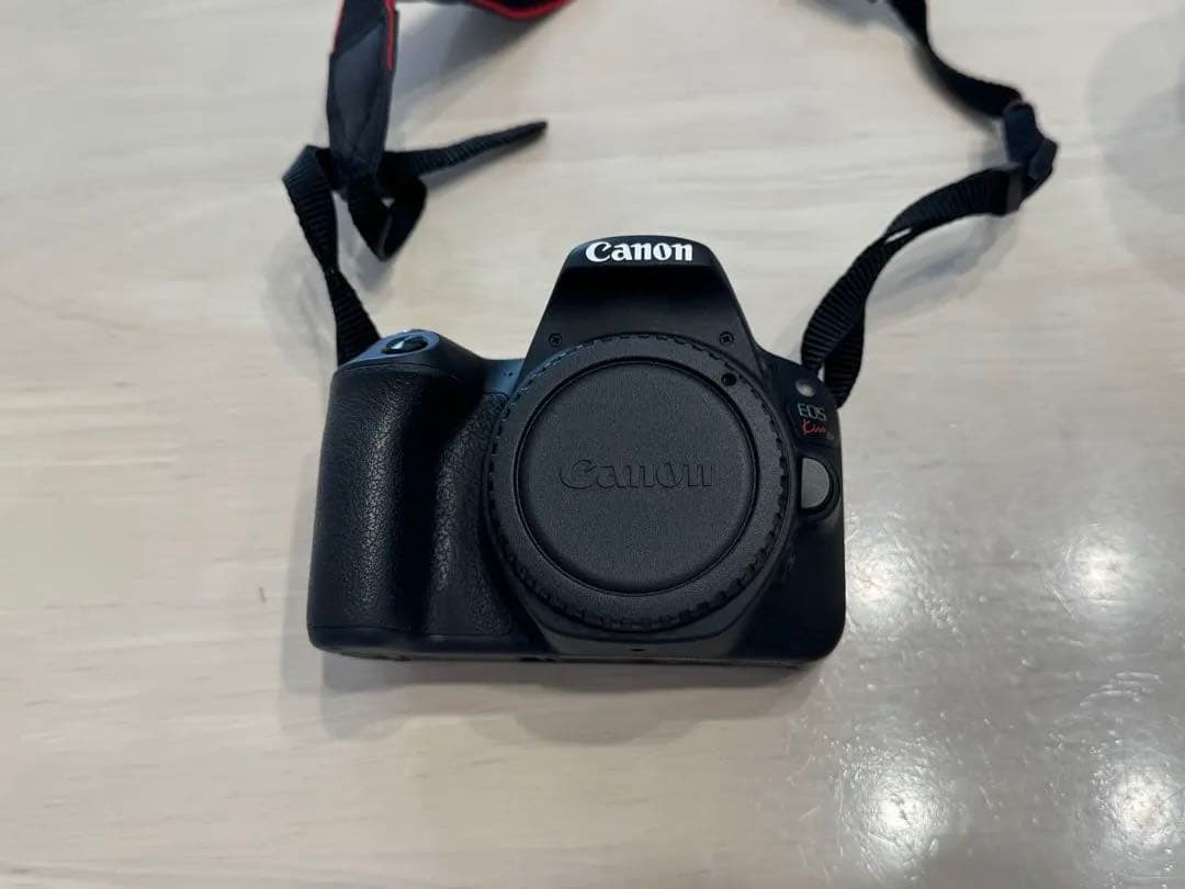 Canon EOS Kiss X9 ブラック ダブルズームキット バッグ付き