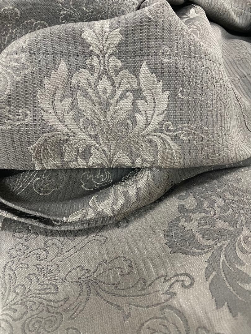 重厚感のあるカーテン