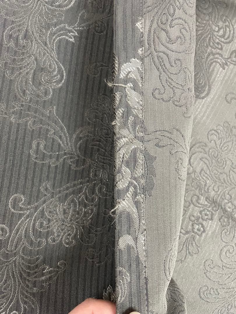 重厚感のあるカーテン