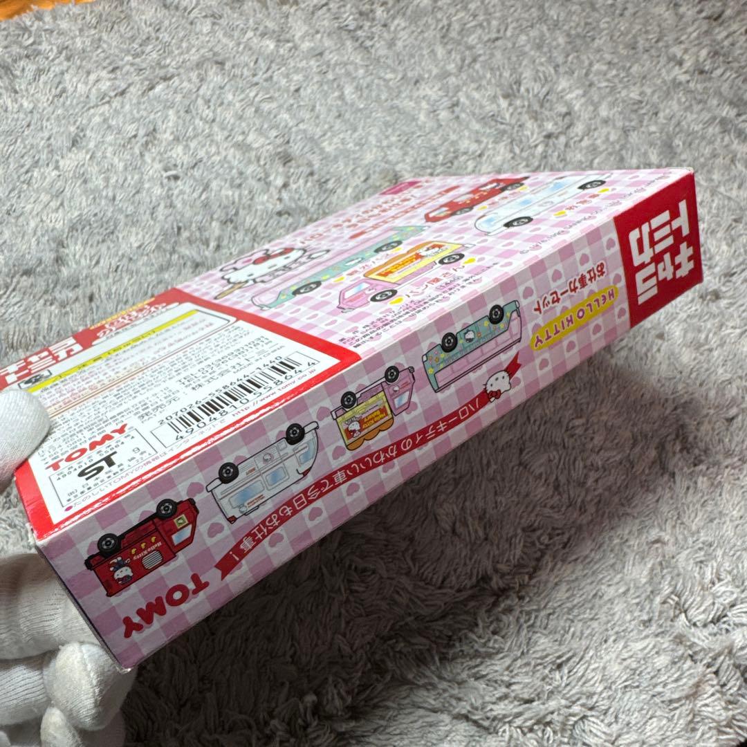 【希少】ハローキティ ミニカーセット トミカ