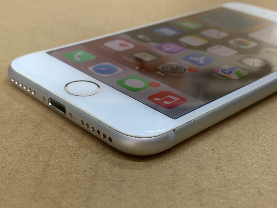 Apple iPhone 7 シルバー 本体 バッテリー新品100%